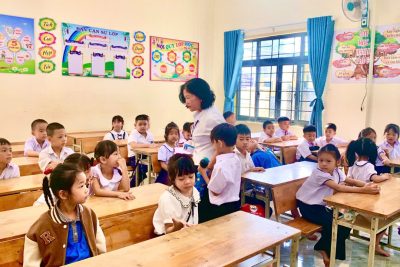 📣 THỰC HIỆN THEO CHỈ ĐẠO CỦA UBND XÃ NAM ĐÀ. TRƯỜNG TH PHAN CHU TRINH TỔ CHỨC CHO HS KHỐI LỚP 1 TỰU TRƯỜNG TRƯỚC 2 TUẦN THỨ HAI NGÀY 24/8/2026.    👩‍🏫 GV đón học sinh lớp 1. 👩‍🎓🧑‍🎓 HS nhận lớp, làm quen với giáo viên chủ nhiệm.   👩‍🏫 GV hướng dẫn nề nếp sinh hoạt và các hoạt động học tập đầu cấp.