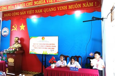 ☘️ĐẠI HỘI LIÊN ĐỘI☘️      🌳🏫TRƯỜNG TH PHAN CHU TRINH 🏫🌳                   NĂM HỌC 2025 – 2026                                             —— 🍀🍀🍀 Thực hiện Chương trình công tác Đội và phong chào Thiếu nhi năm 2025 – 2026. ⏰⏰️⏰️  Hôm nay ngày 15/10/2025 Liên đội Phan Chu Trinh đã tổ chức Đại hội Liên đội nhiệm kỳ năm học 2025 – 2026 với chủ đề: ” Thiếu nhi Nam Đà vững bước vào kỷ nguyên mới” 💁‍♂️💁‍♂️💁‍♀️ Đến dự với Đại hội có thầy Lương Văn Thanh – Bí thư chi bộ _ Hiệu trưởng nhà trường; cùng anh chị phụ trách các Chi đội, nhi đồng và 36 đại biểu đại diện cho các lớp. 🎊 Đại hội đã tổ chức Phút sinh hoạt truyền thống, các bạn đội viên dâng hoa tưởng nhớ đến Bác Hồ kính yêu và dành phút mặc niệm tưởng nhớ đến các anh hùng liệt sĩ, các thầy cô giáo đã cống hiến cả cuộc đời cho sự nghiệp giáo dục. 💞💞 Thầy Lương Văn Thanh _ Hiệu trưởng nhà trường đã có những ý kiến chỉ đạo, góp ý sâu sắc và toàn diện cho Đại hội. 💫 Đại hội Liên đội Trường Tiểu học Phan Chu Trinh – ngày hội lớn của những bông hoa Đội viên chăm ngoan, học giỏi, đầy ước mơ và khát vọng! 💐 Đây cũng là dịp để các bạn cùng nhìn lại những thành tích đã đạt được, cùng nhau vẽ nên bức tranh tươi sáng cho một năm học mới với nhiều hoạt động ý nghĩa và sáng tạo. ❤️❤️❤️ Qua thời gian làm việc nghiêm túc, dân chủ, công khai đảm bảo đúng quy trình, Đại hội đã bầu được 6 gương mặt tiêu biểu trở thành Ban chỉ huy liên đội 2025-2026. 💌 Mong rằng các bạn trong Liên đội luôn đoàn kết, Ban chỉ huy liên đội là những tấm gương tiên phong, chỉ huy liên đội ngày càng đi lên xứng đáng ” Liên đội vững mạnh”.